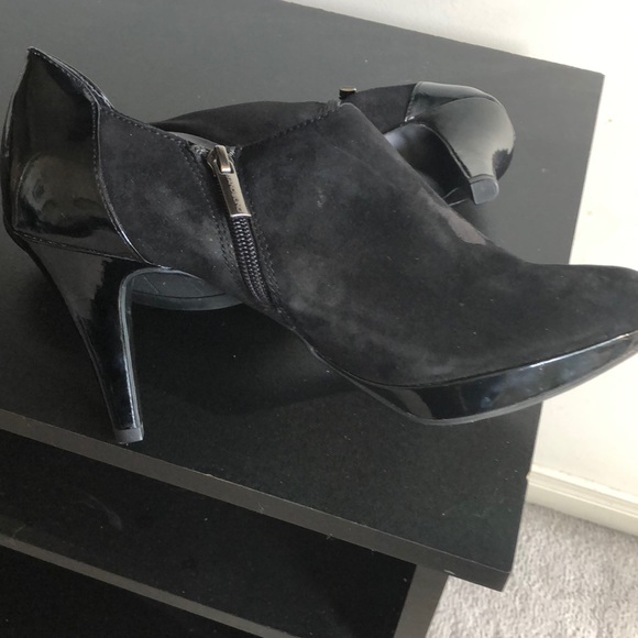 Bandolino Suede Boots - Picture 7 of 8